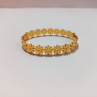 Stunning Floral Pattern Bracelet for Women