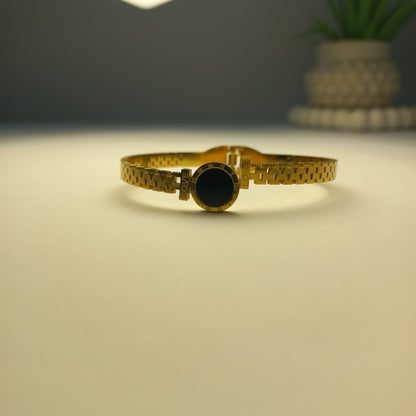 Bracelet with Black Round Center