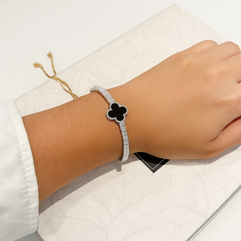 Elegant Ladies' Four-Leaf Clover Bracelet