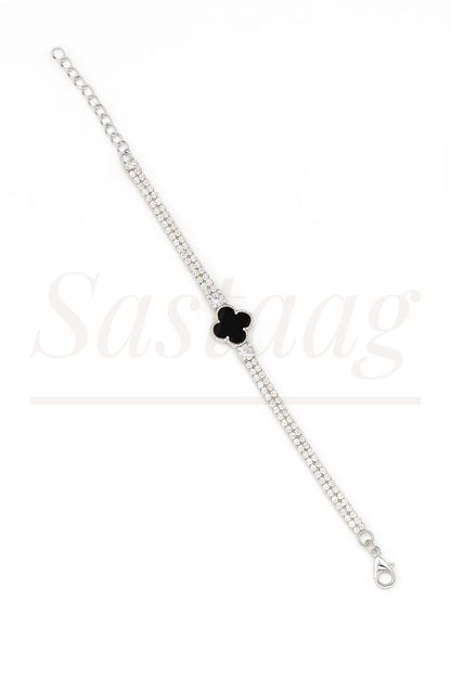 Elegant Ladies' Four-Leaf Clover Bracelet