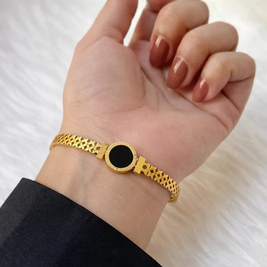 Bracelet with Black Round Center